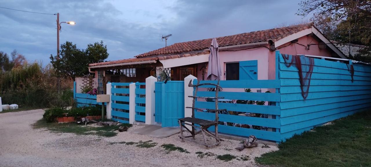 Une Maison Sur Une Presqu'Ile ポール・サン・ルイ・デュ・ローヌ エクステリア 写真